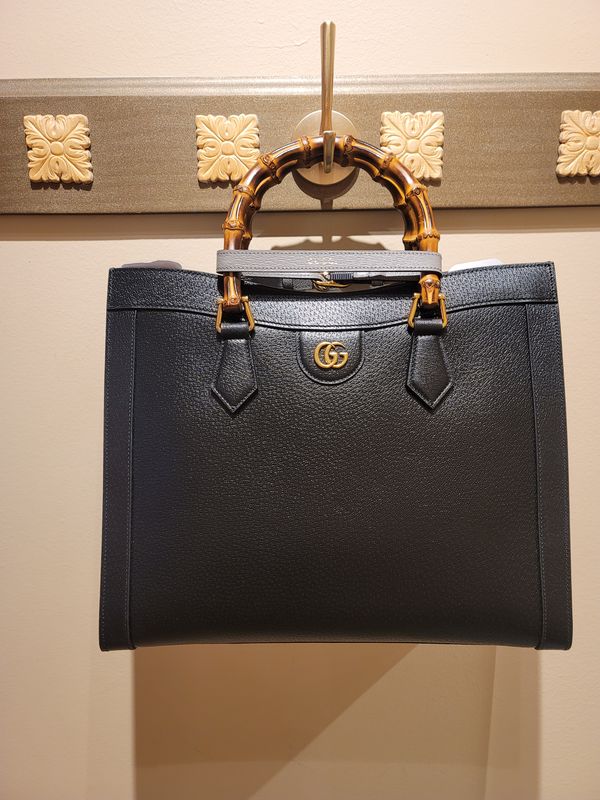 Gucci Diana Medium Tote w/ 2 removable Crossbody Straps NEW Gucci Diana Medium Tote w/ 2 removable Crossbody Straps NEW