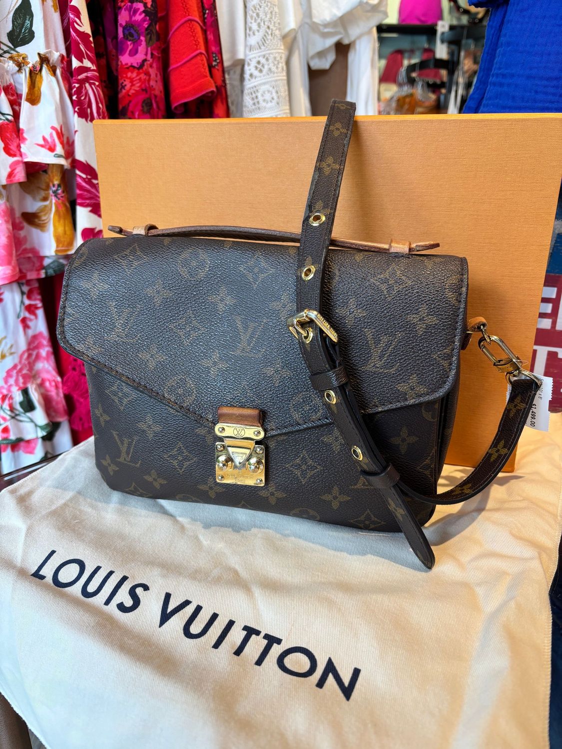 Louis Vuitton Pochette Metis