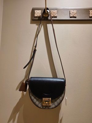Gucci GG Supreme Padlock Saddle Small Shoulder Bag