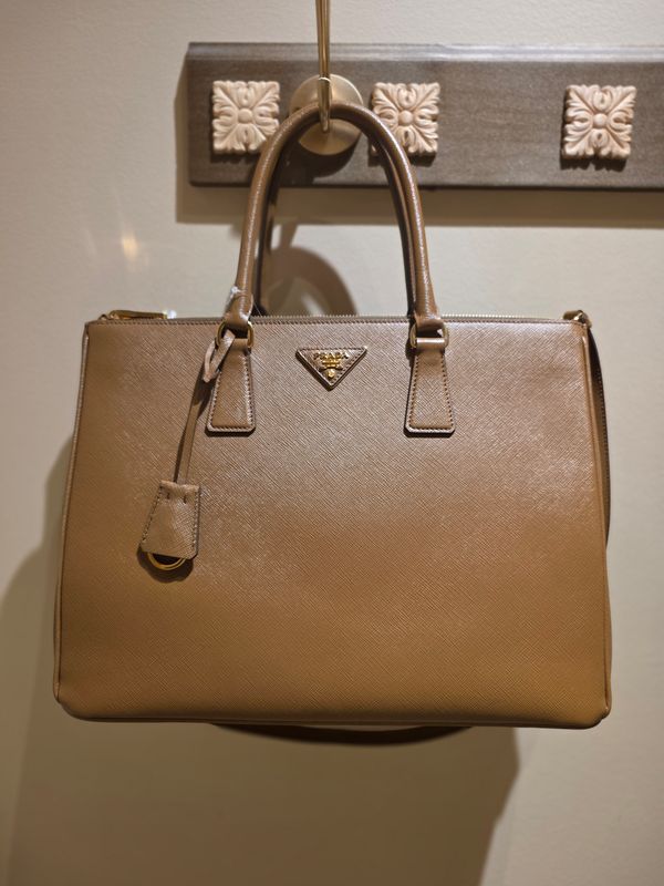 Prada Galleria Extra Large Handbag Prada Galleria Extra Large Handbag