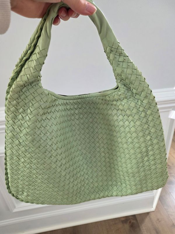 Bottega Veneta Woven Hobo Handbag Bottega Veneta Woven Hobo Handbag