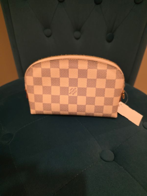 Louis Vuitton Damier Azur Cosmetic Pouch Louis Vuitton Damier Azur Cosmetic Pouch