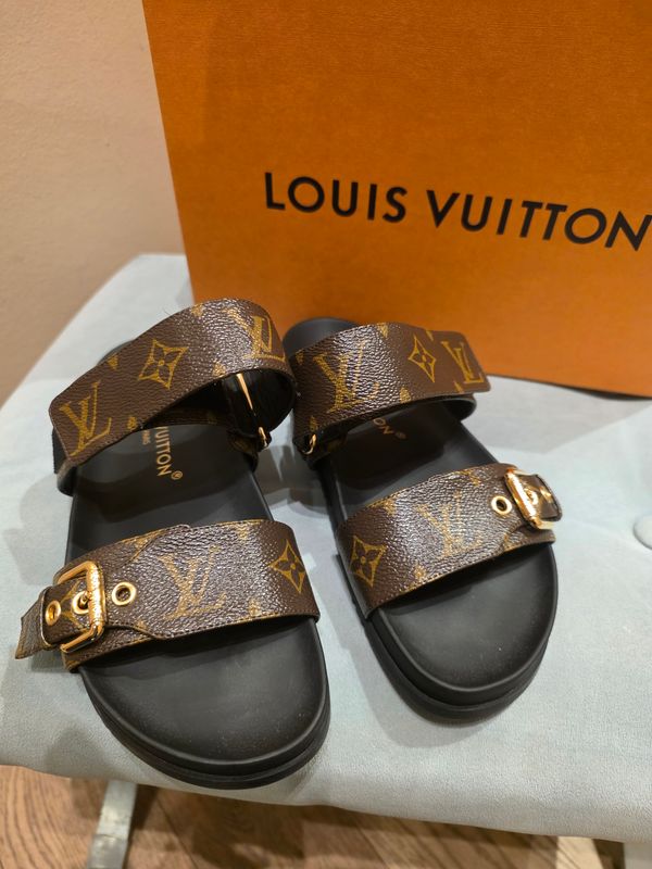 Louis Vuitton Bom Dia Flat Comfort Mule size 36 1/2 Louis Vuitton Bom Dia Flat Comfort Mule size 36 1/2