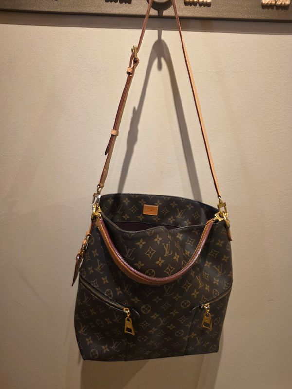 Louis Vuitton Mellie Handbag Louis Vuitton Mellie Handbag