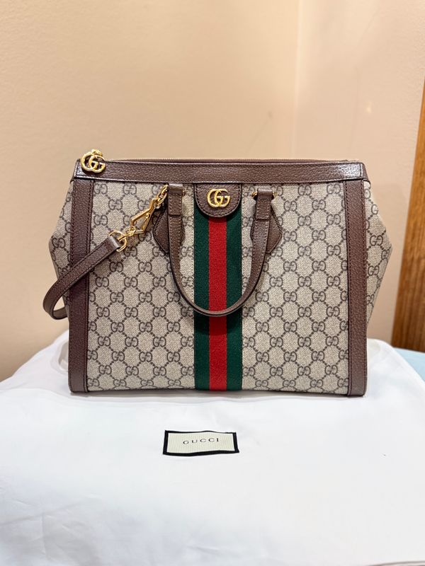 Gucci Ophidia GG Medium Handbag