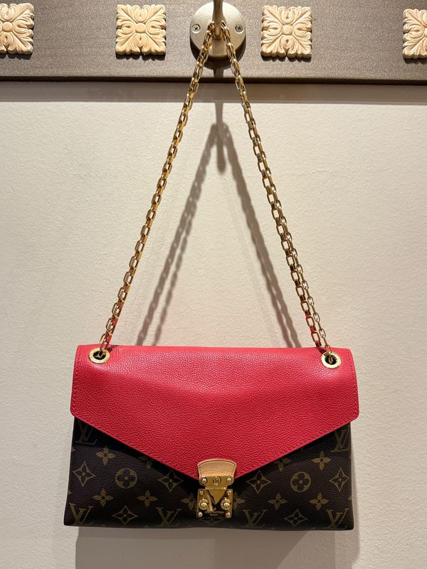 Louis Vuitton Pallas Chain Bag Louis Vuitton Pallas Chain Bag