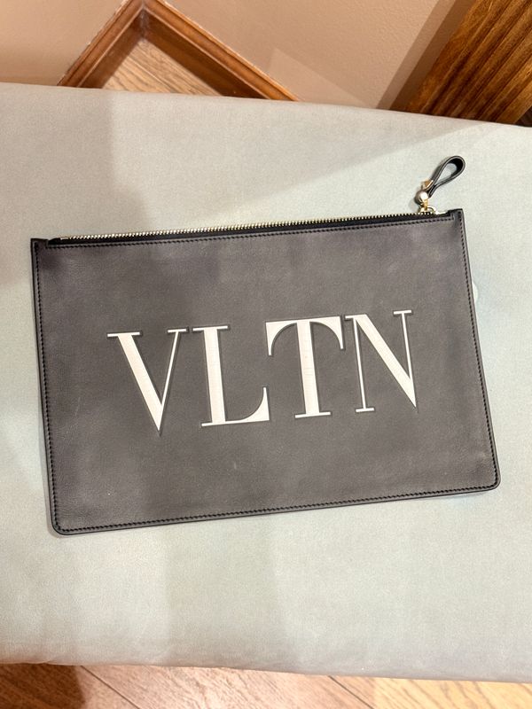 Valentino VLTN Clutch Valentino VLTN Clutch