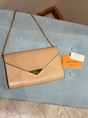 Louis Vuitton Vernis Mira Shoulder Bag