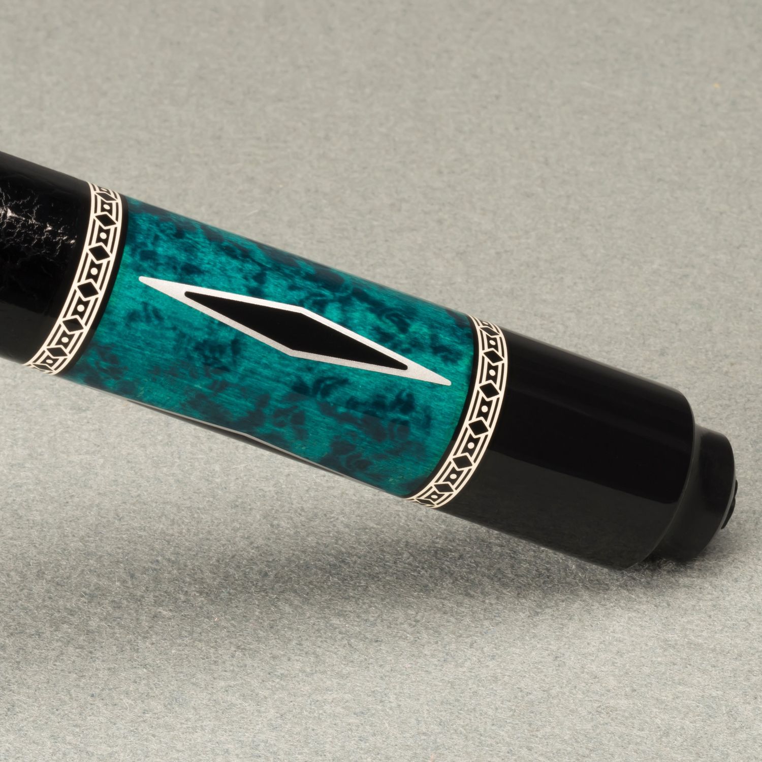 McD Lucky - Diamond Point, Color: Blue, Size: 13mm