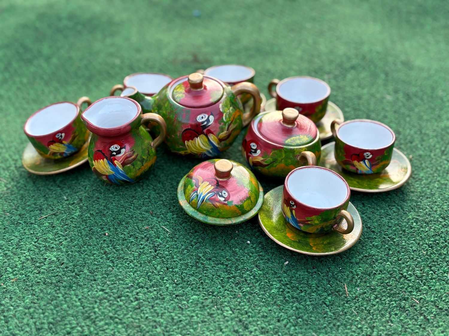 Auction Items--Peruvian Pottery Set