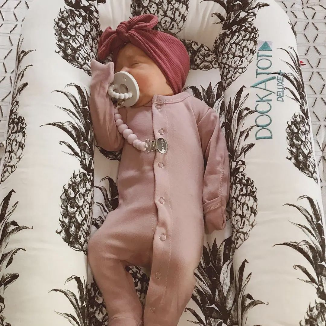 Ali+Oli Silicone Pacifier Clip (Pink)