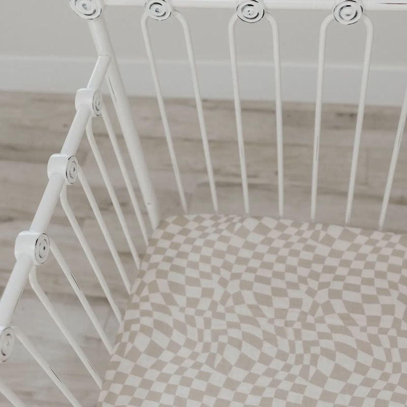 Muslin Crib Sheet | Wavy Checker