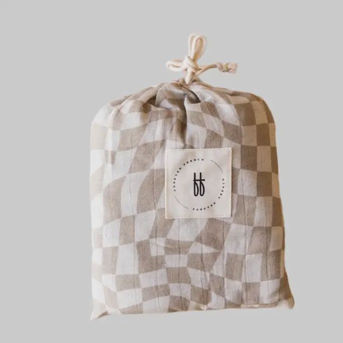 Muslin Crib Sheet | Wavy Checker