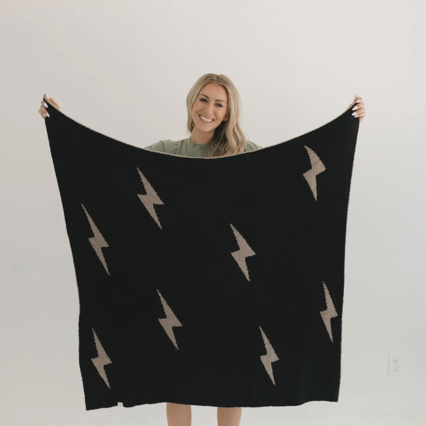 Plush Blanket | Brown Lightning Bolt