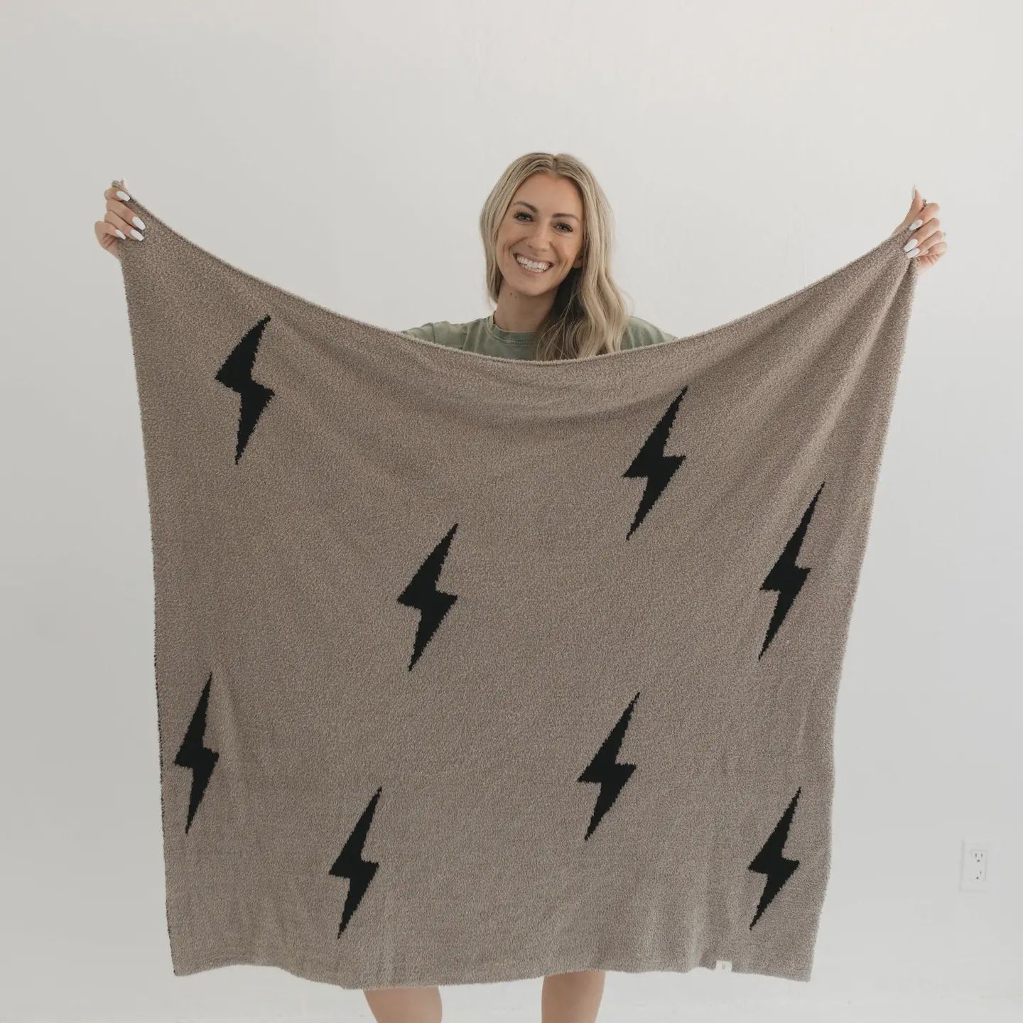 Plush Blanket | Brown Lightning Bolt