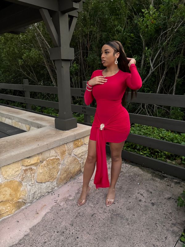 Turning Heads Dress ( cherry red)