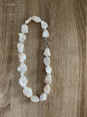 Big Pearl Necklace