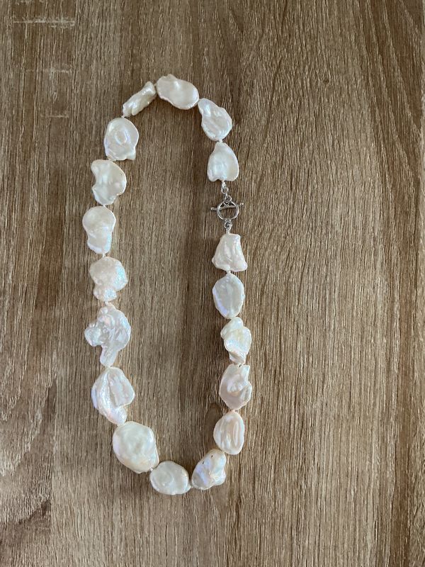 Big Pearl Necklace