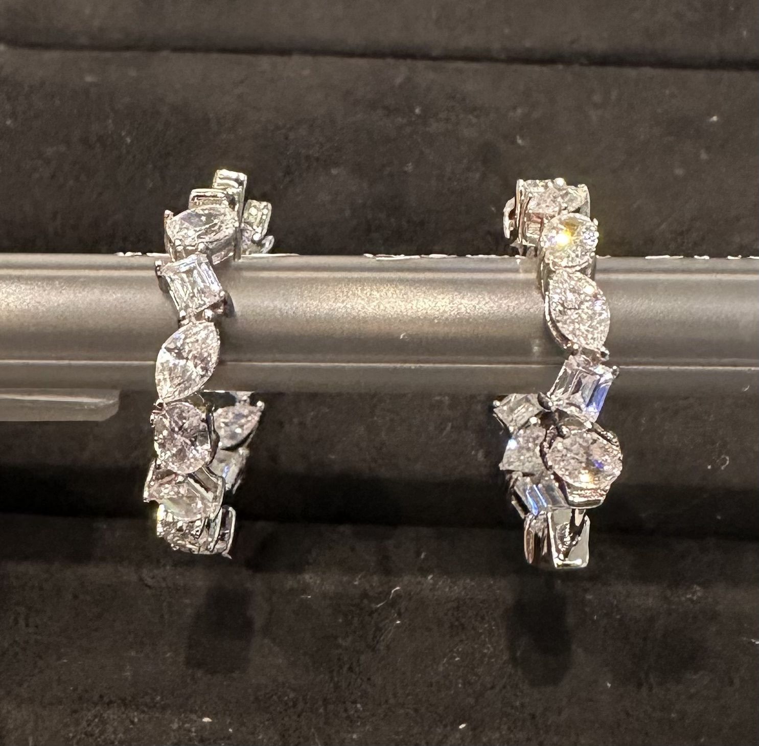 Bgt Hoop Clr Earring