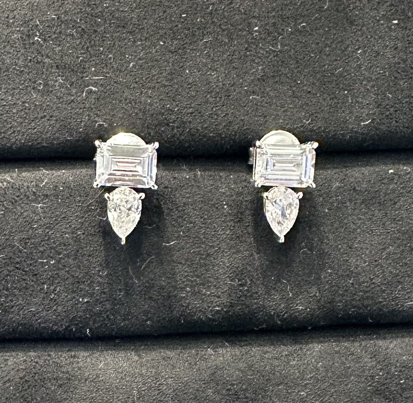 One Stn Bgt&amp;Teardrp Earring, Color: clear