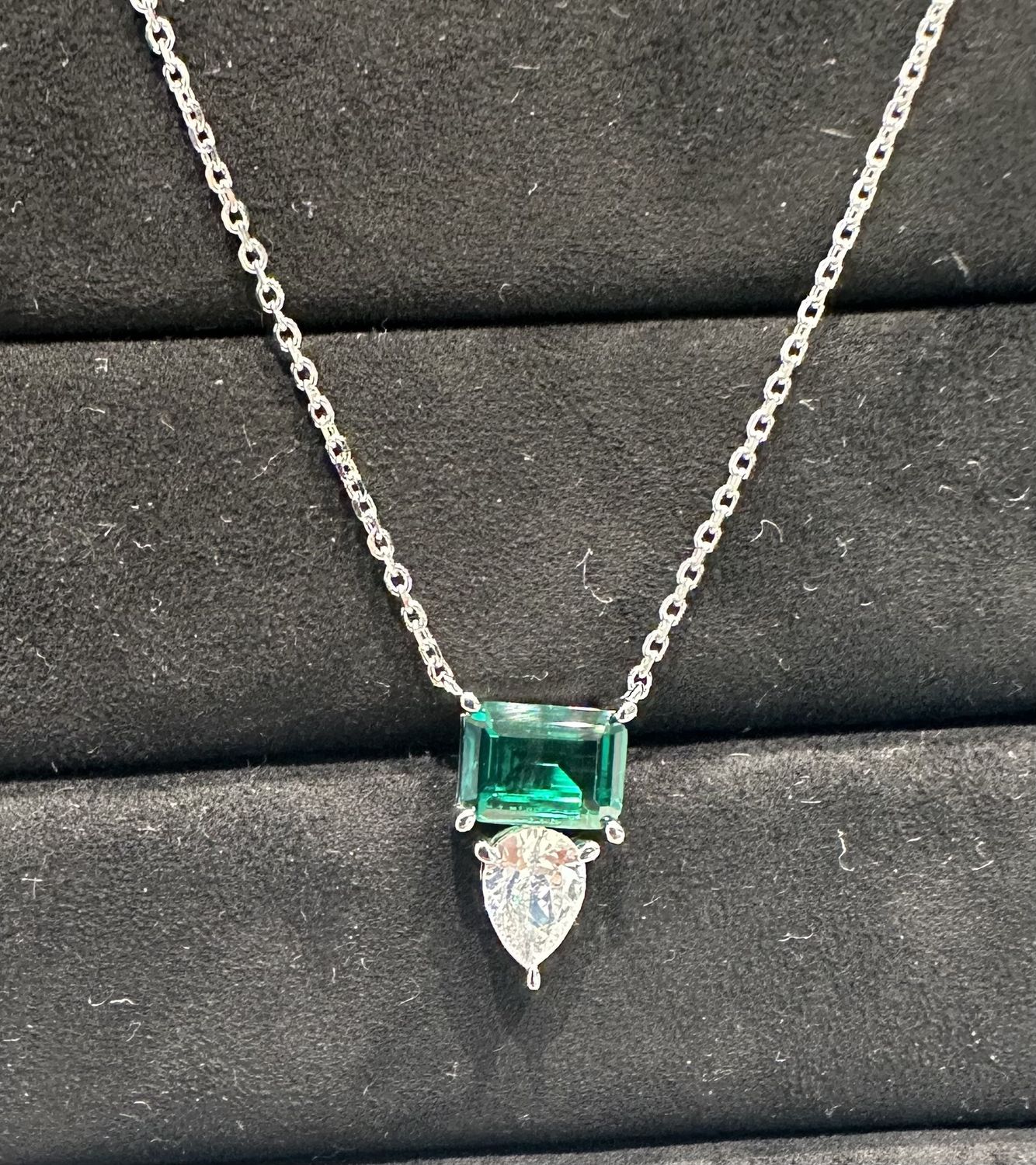 Rctng &amp; Teardrp Shp Necklace, Color: green