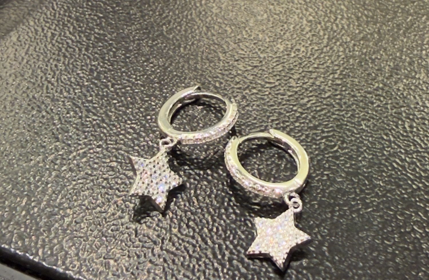 Dangling Hoop Star Earring w/stone