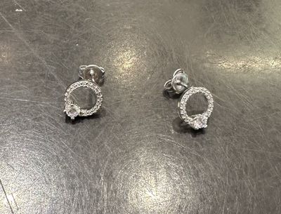 Circle w/One Stone Earring