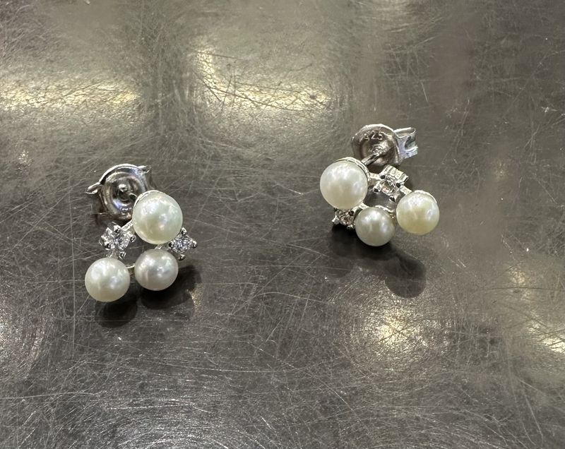 3 Pearl 2 Stone Silver Earring
