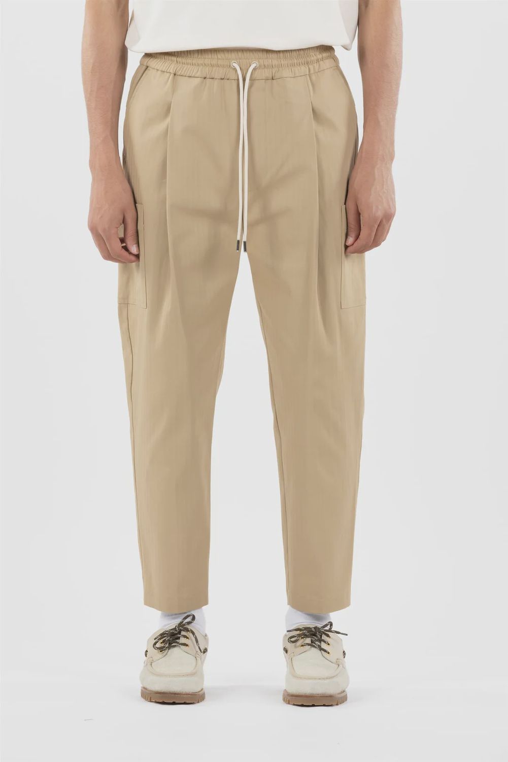 LE PANTALON CROPPED CARGO