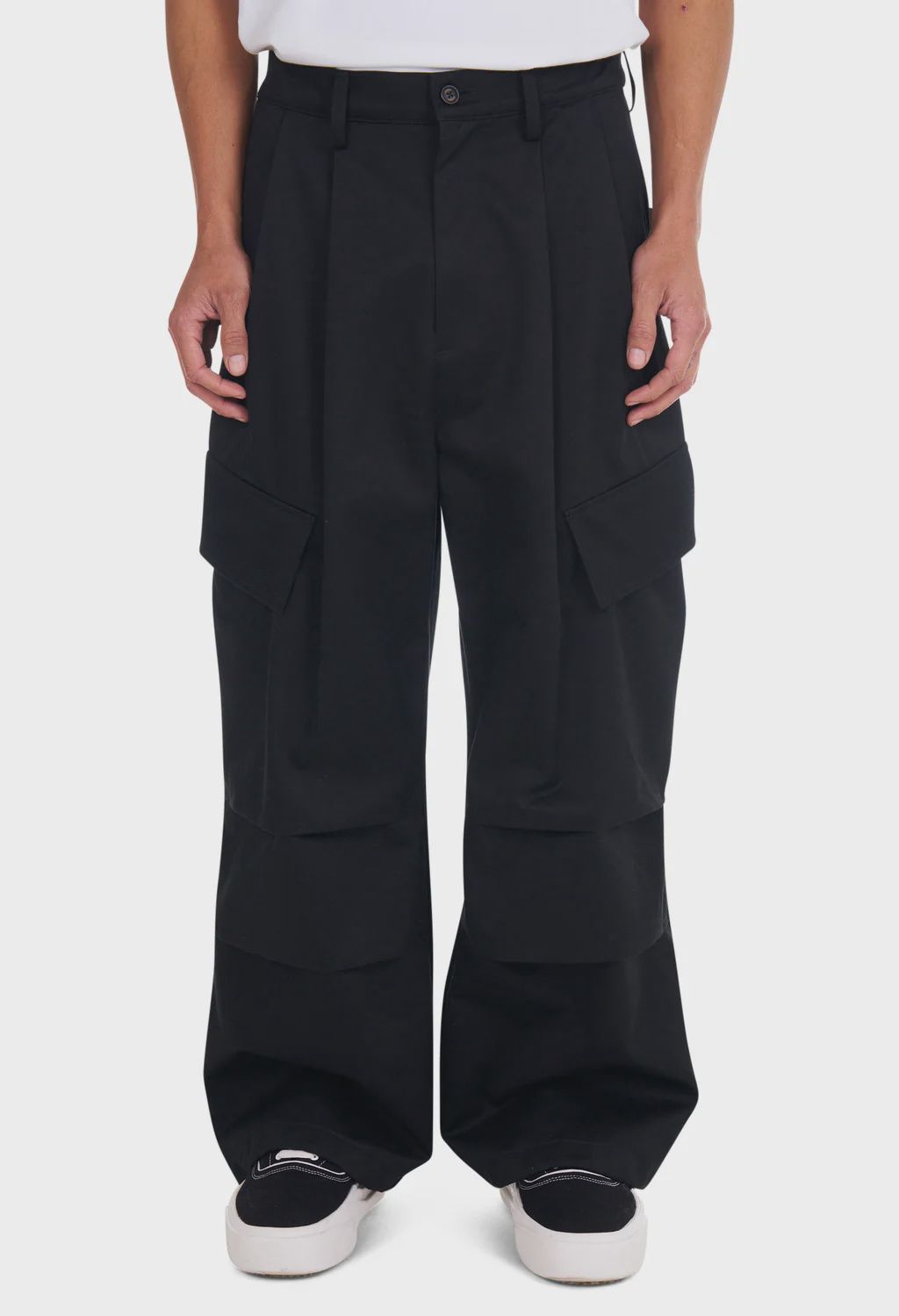 OVERSIZED CARGOS, Colour: BLACK, Size: MEDIUM