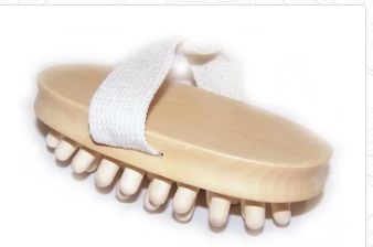 brosse de massage en bois
