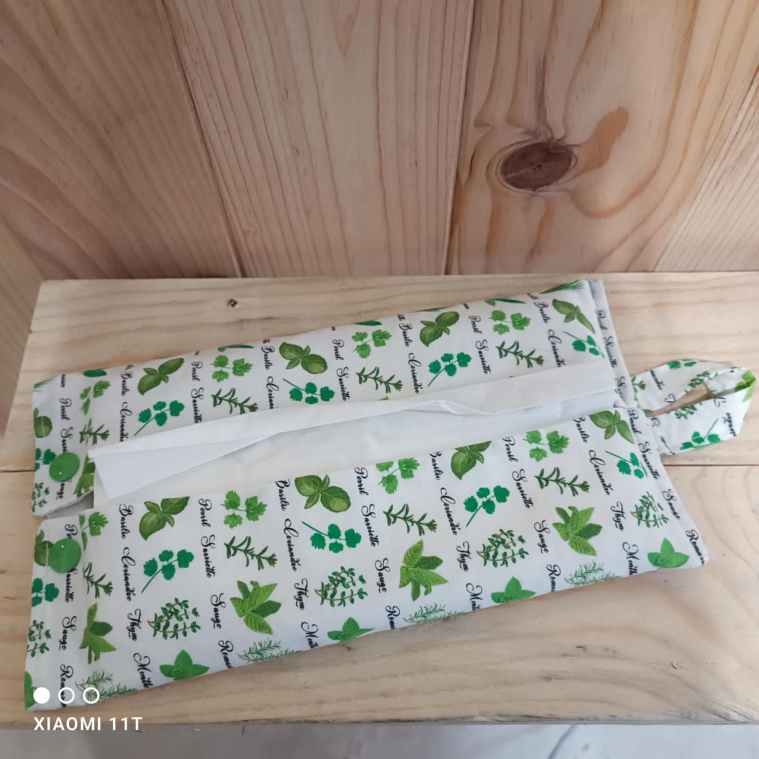 distributeur a suspendre pour mouchoirs