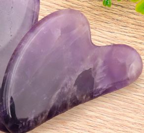 gua sha massage visage améthyste