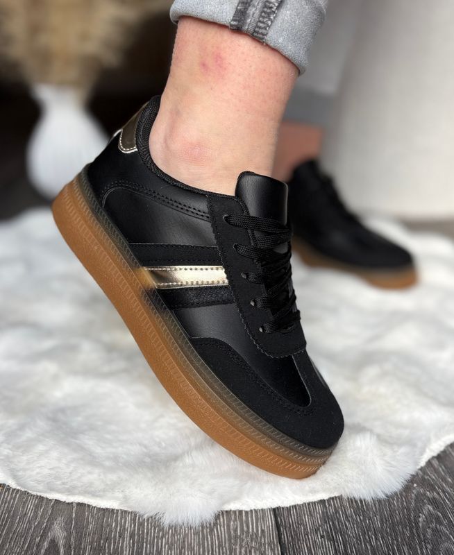 Sneakersy czarne z gumową podeszwą