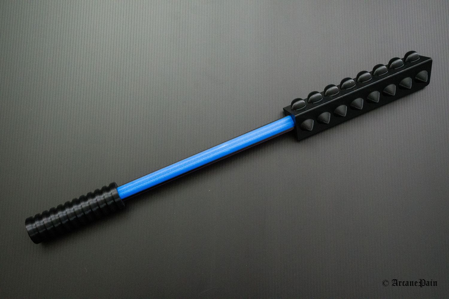 Tri-Baton
