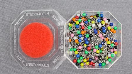 Doosje kopspelden met kussentje