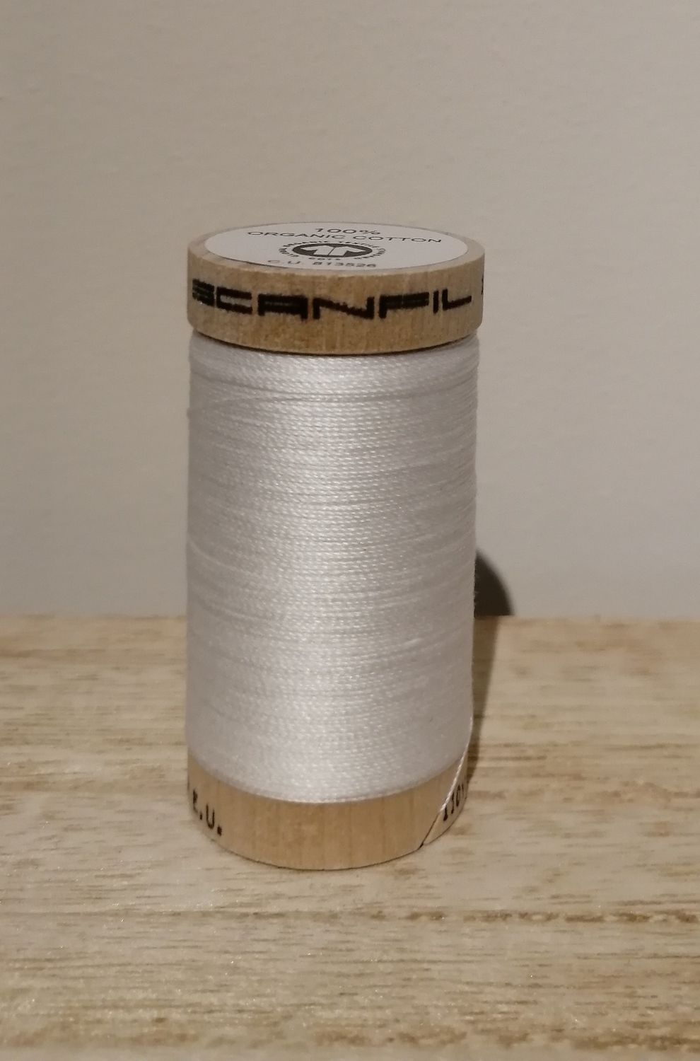 Bio Organic Scanfil katoengaren, wit.