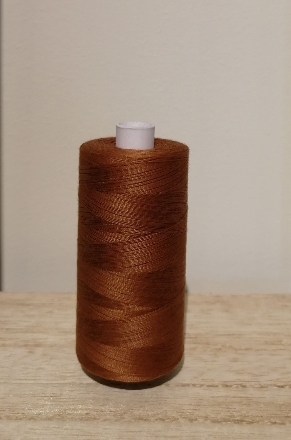 Forbitex katoengaren, hazelbruin.