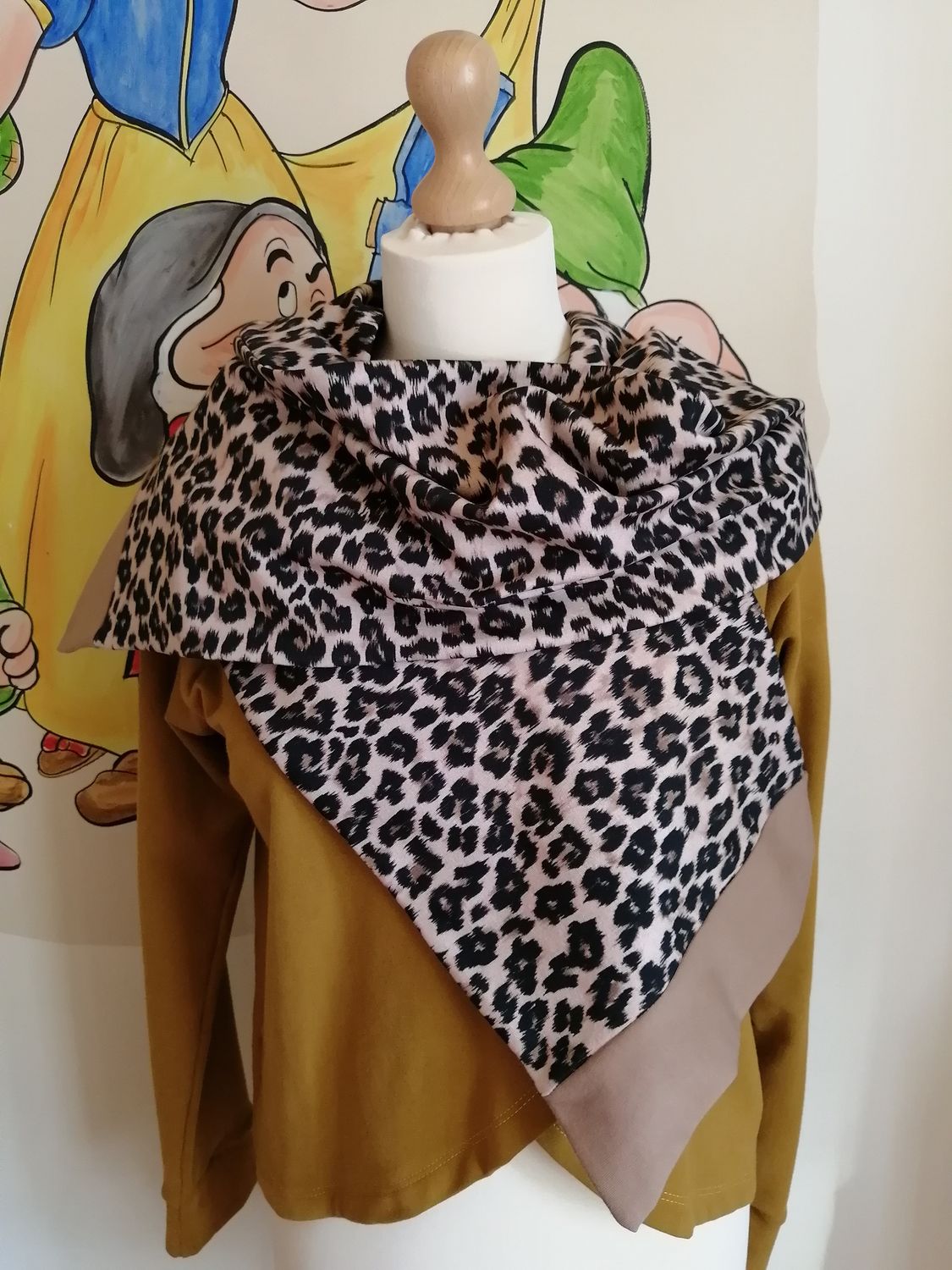 Sjaal met panterprint.