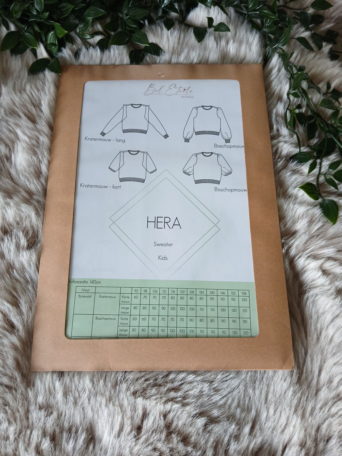 Papieren naaipatroon van Bel Etoile : Hera sweater kinderen