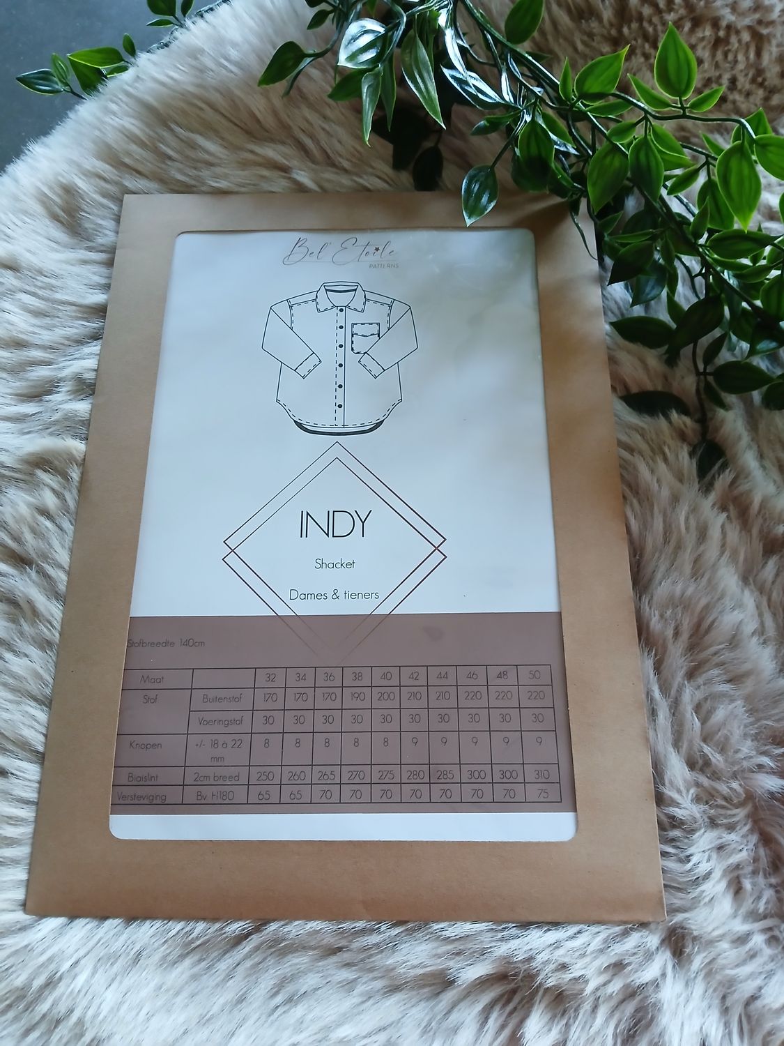 ​Papieren naaipatroon van Bel Etoile : Indy overhemd dames en tieners
