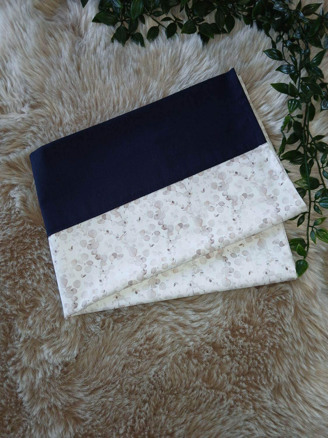 Laken voor kinderwagen met sierboord : Eucalyptus/blauw.