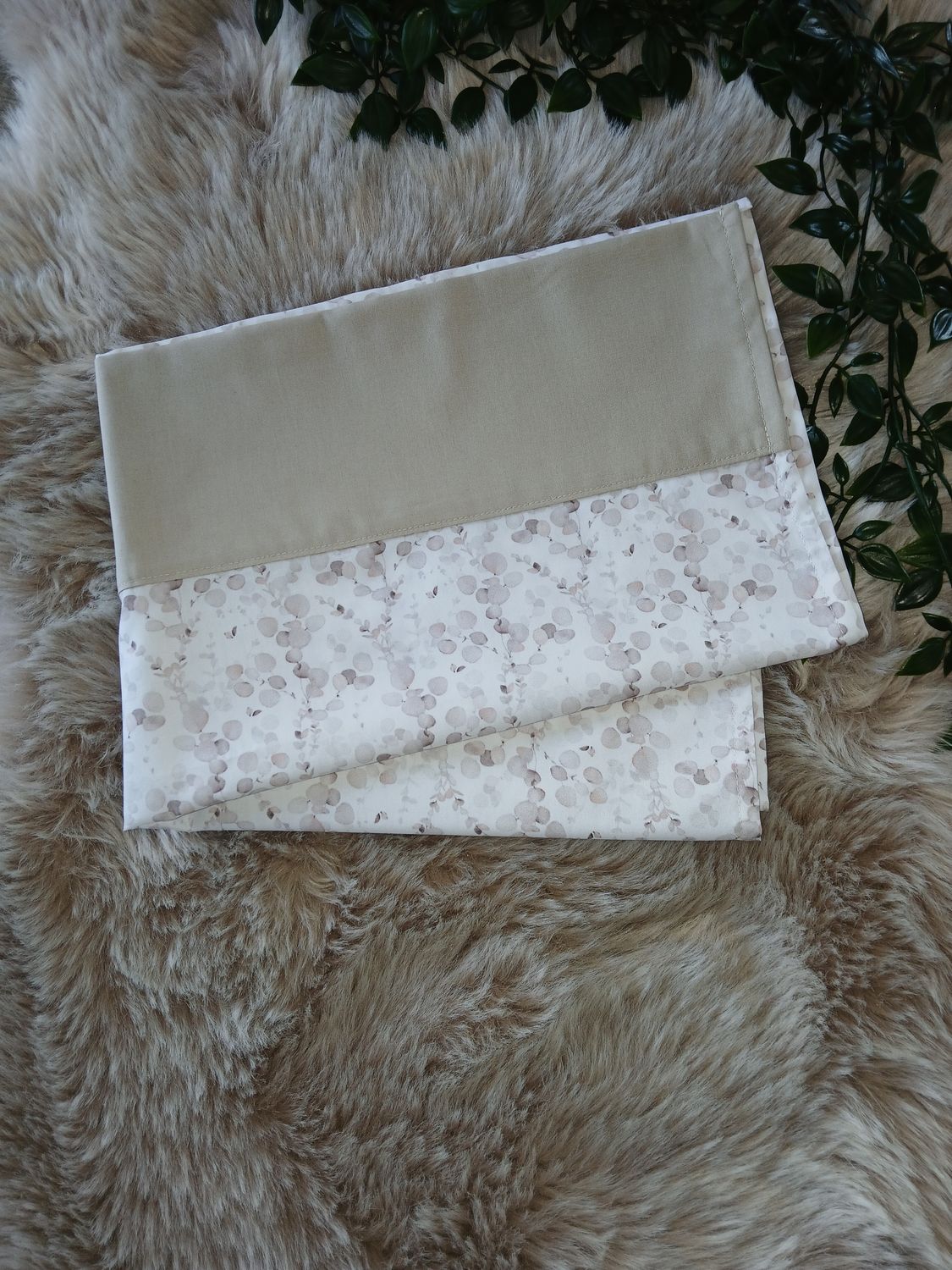 Laken voor kinderwagen met sierboord : Eucalyptus/sand.