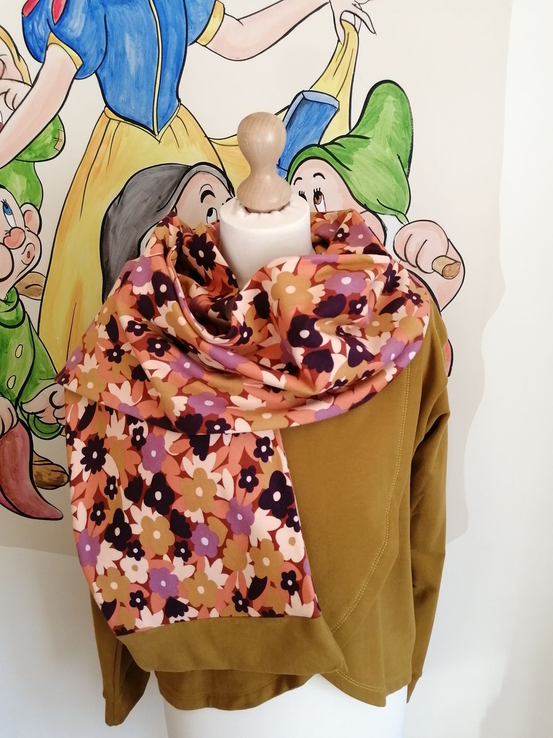 Handgemaakte Sjaal met bloemenprint.