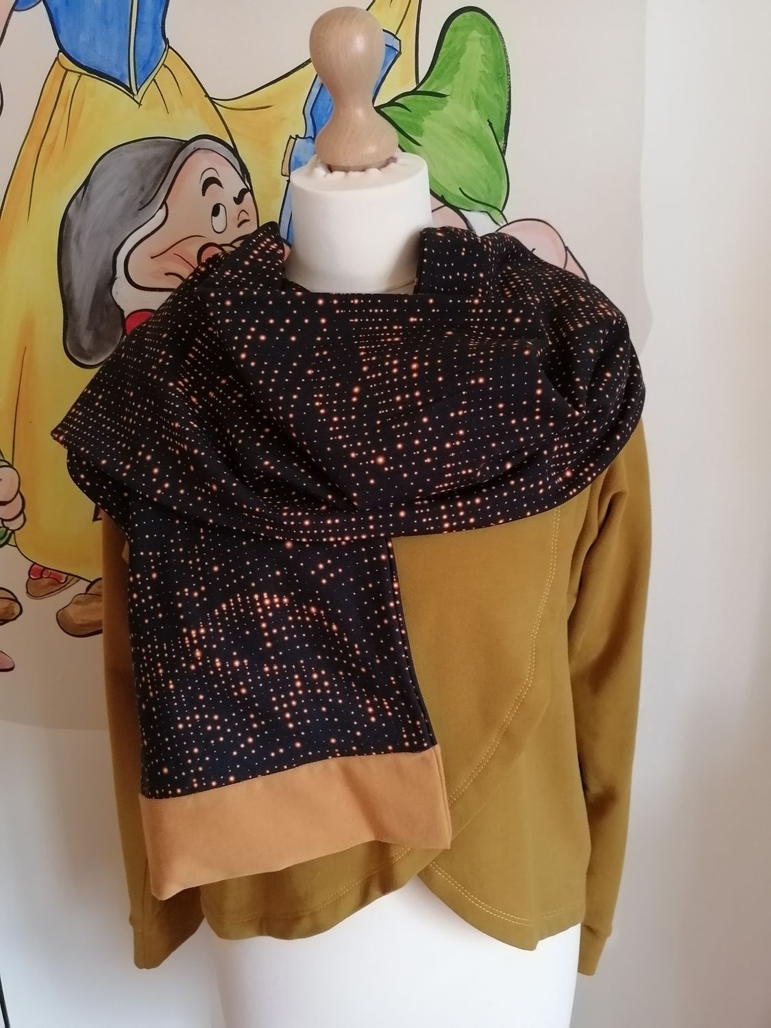 Handgemaakte Sjaal schittering, zwart/oranje.