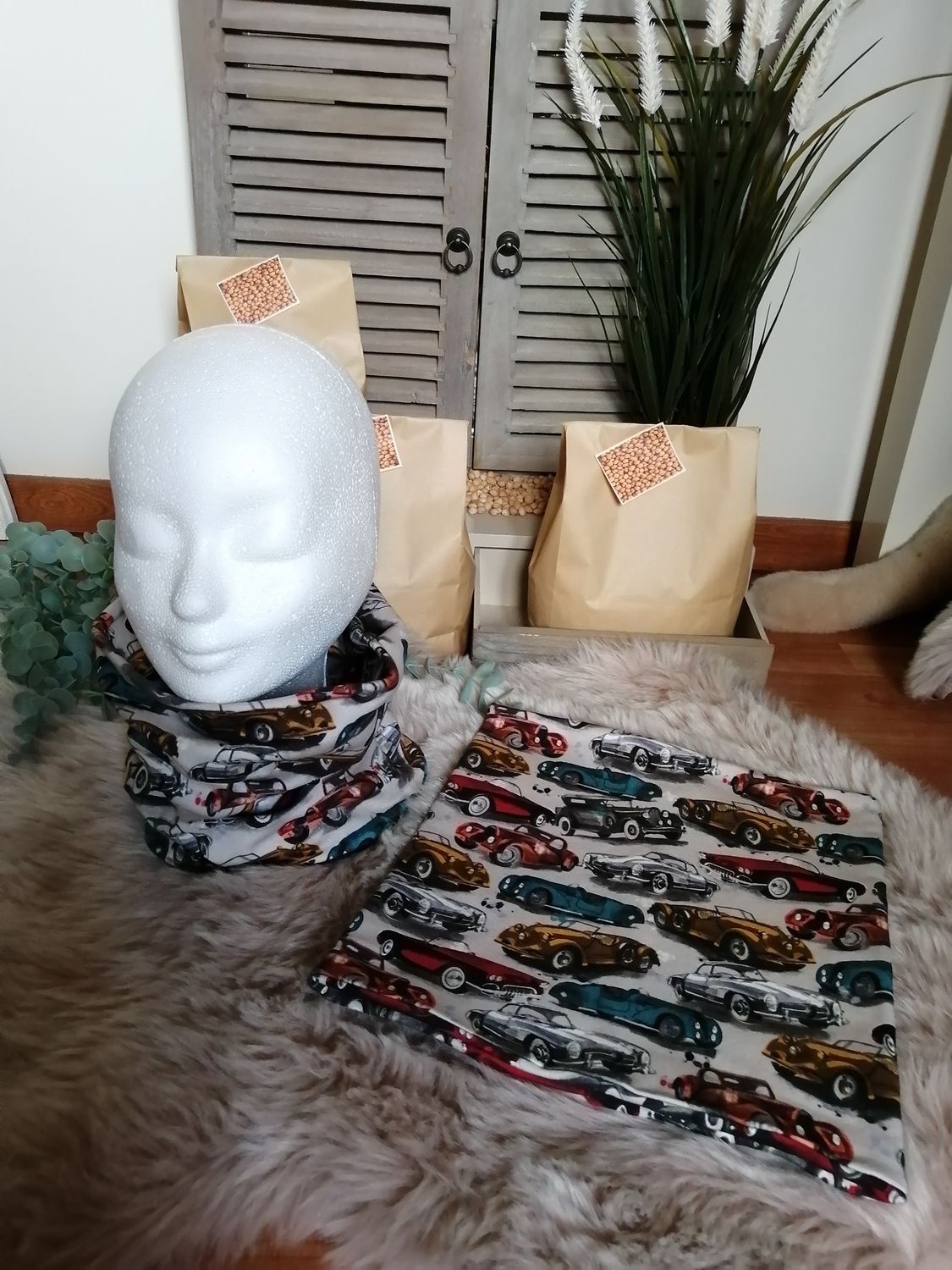 Handgemaakte Colsjaal voor kinderen, old cars.