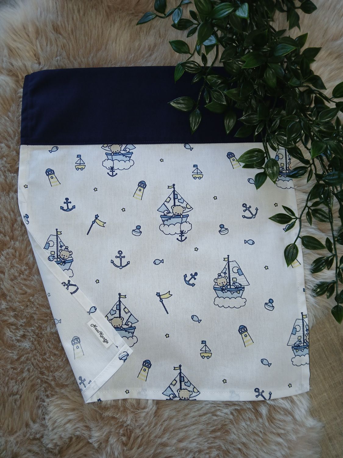 Handgemaakt Poppenlaken met beertjes.