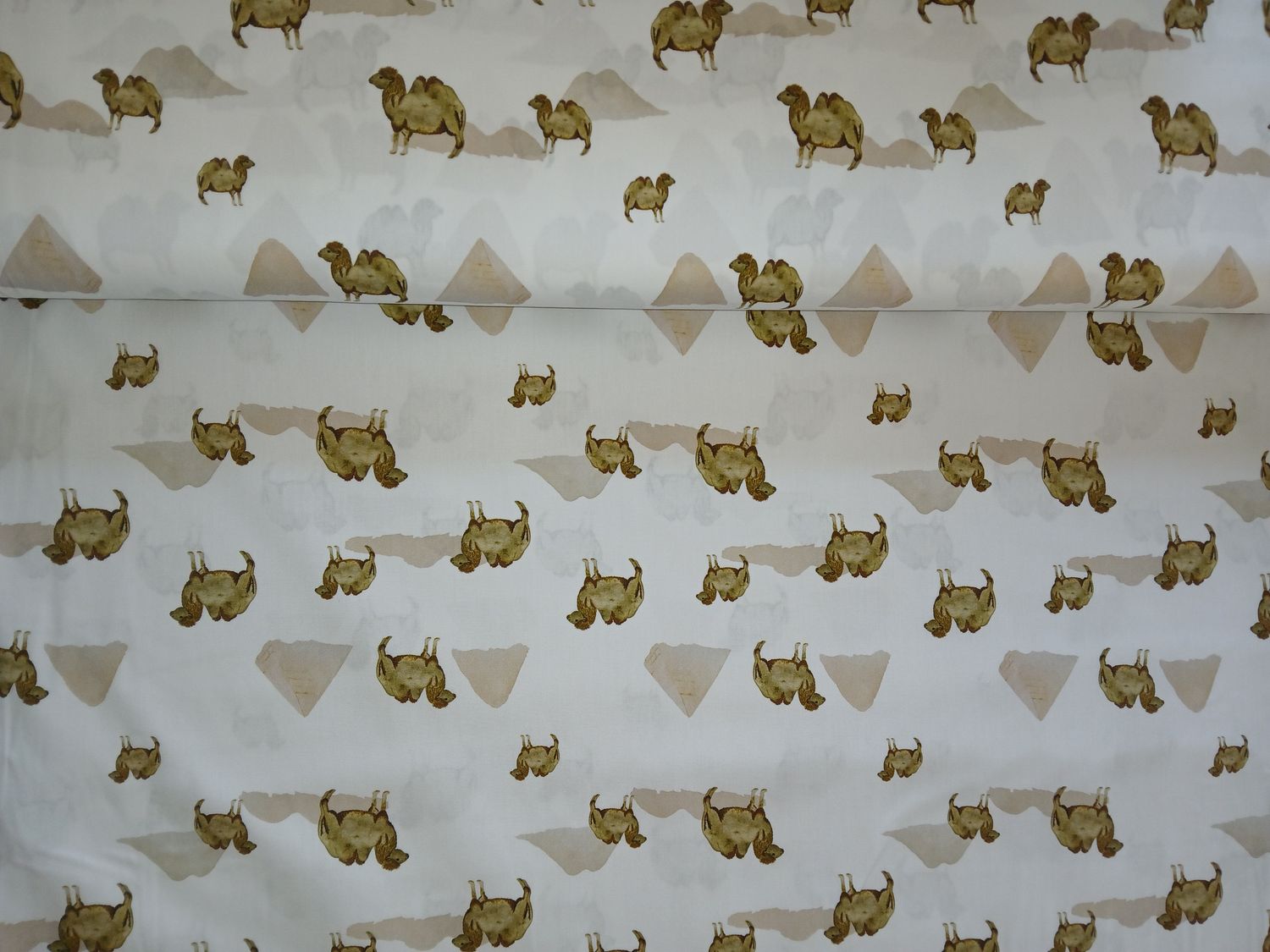 ​Poplin katoen digital kamelen