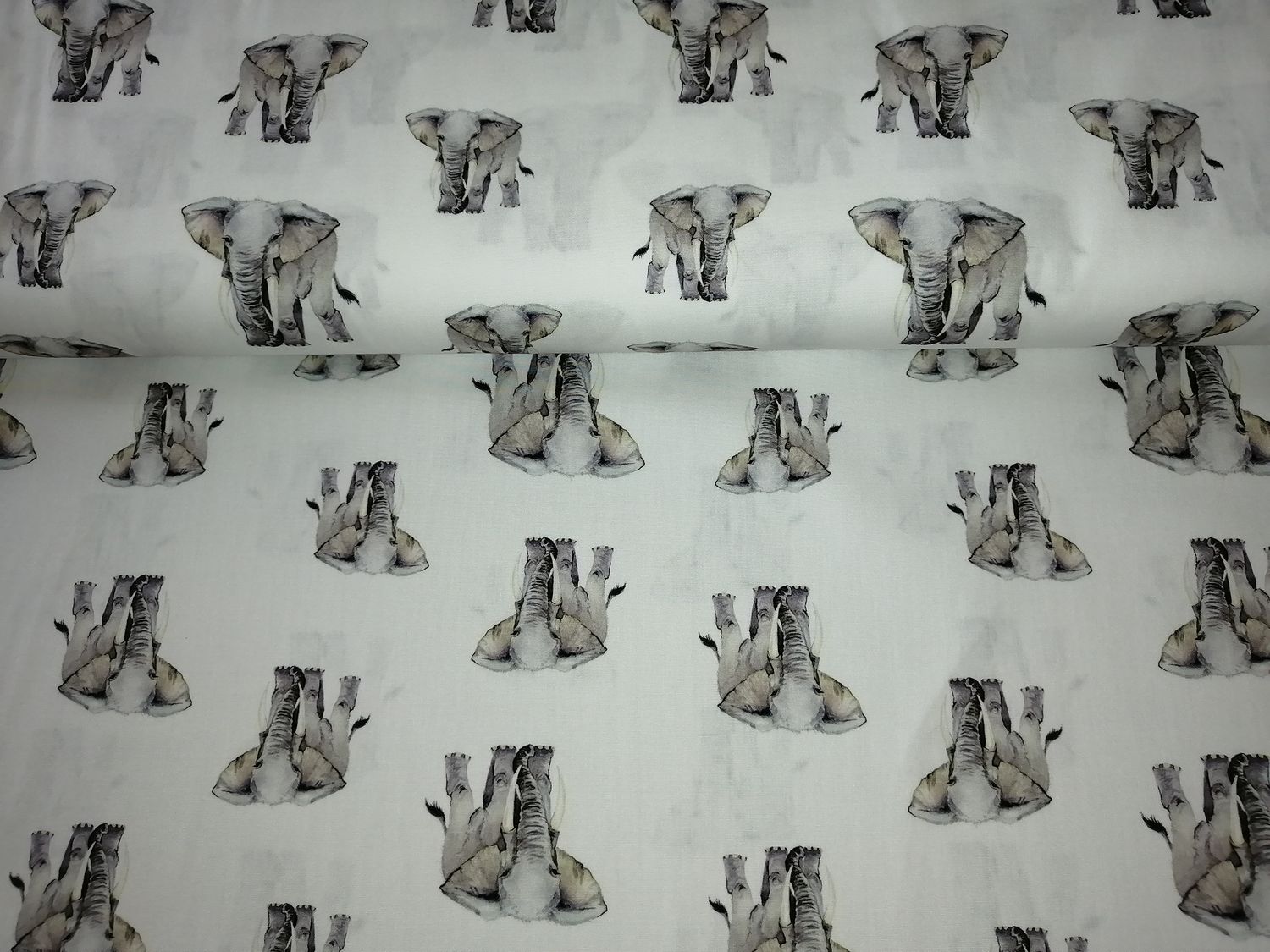 ​Poplin katoen digital olifanten, kleur wit