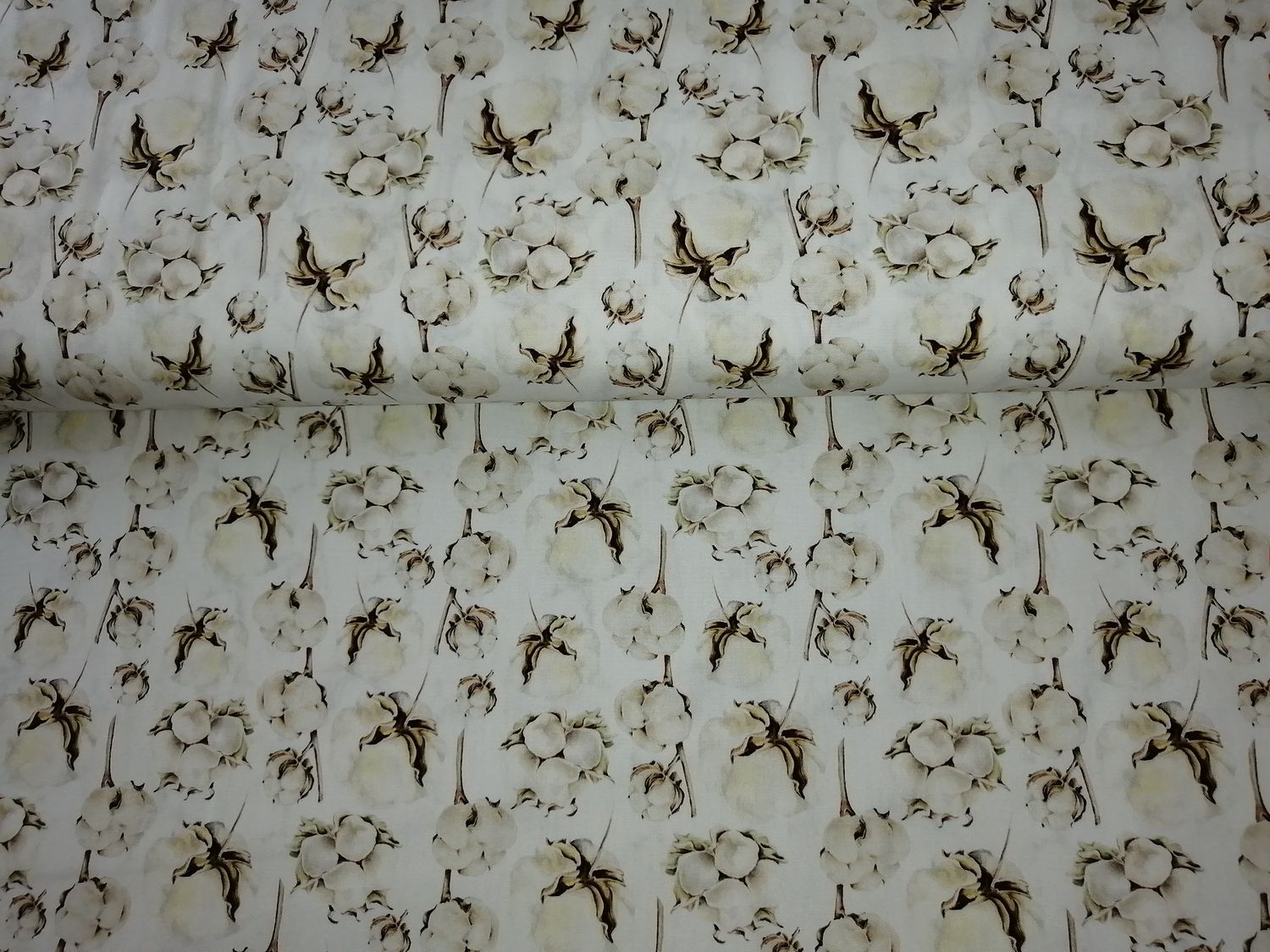 ​Poplin katoen digital katoenbloemen, kleur cream